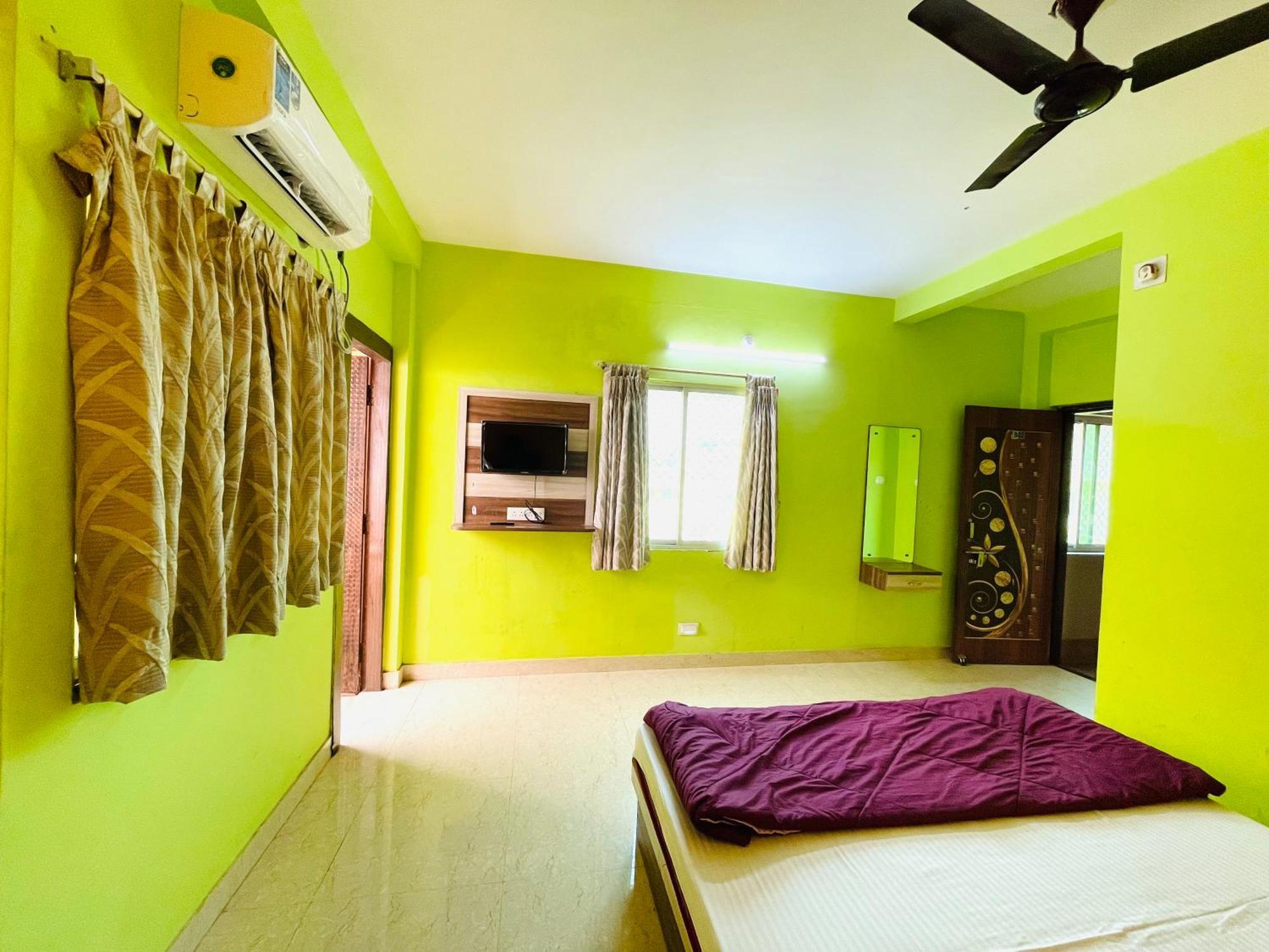 Hotel Falcon House ! Puri - Shriyash Group Екстер'єр фото